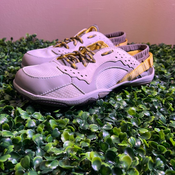 🔥 MERRELL  SWIFT GLOVE WATERPROOF SHOES SNEAKERS WOMENS SIZE 7 - Picture 2 of 9